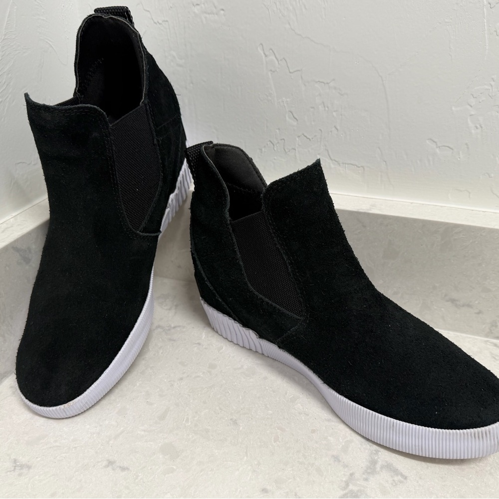 Sorel Black Slip-On Women's Shoes